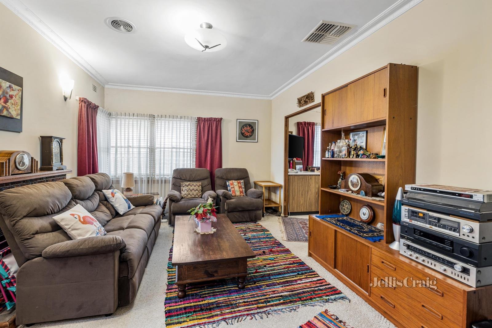 84 Parkmore Road, Bentleigh East image 2