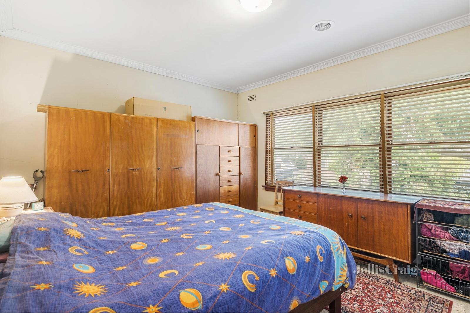 84 Parkmore Road, Bentleigh East image 5