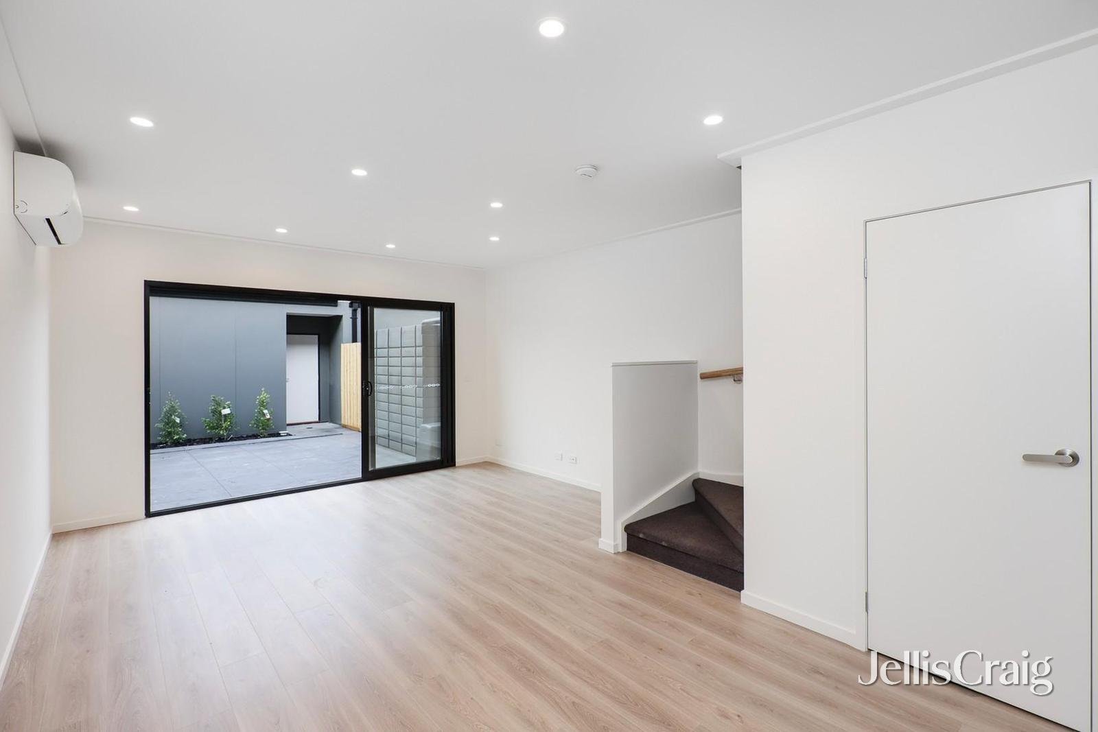 84 Phoenix Road, Altona&nbsp;North image 2