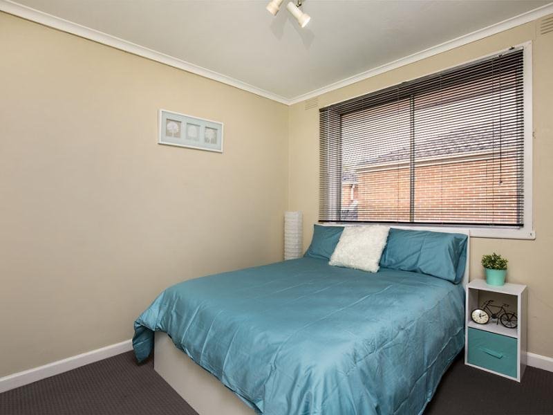 8/4 Prince Street, Essendon North image 4