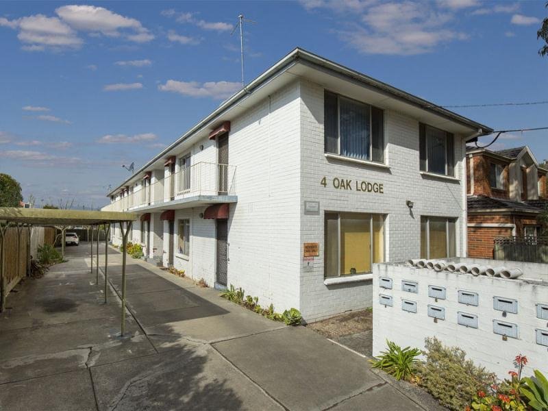 8/4 Prince Street, Essendon North image 7