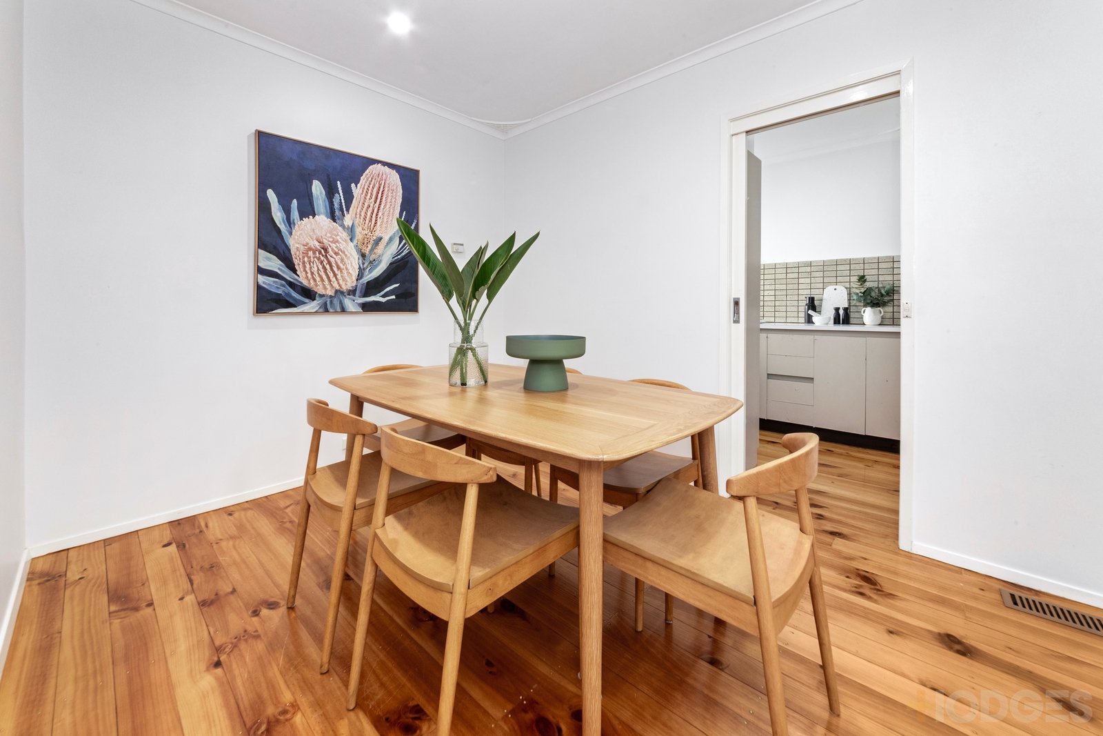 8 / 4 Raith Avenue Sandringham