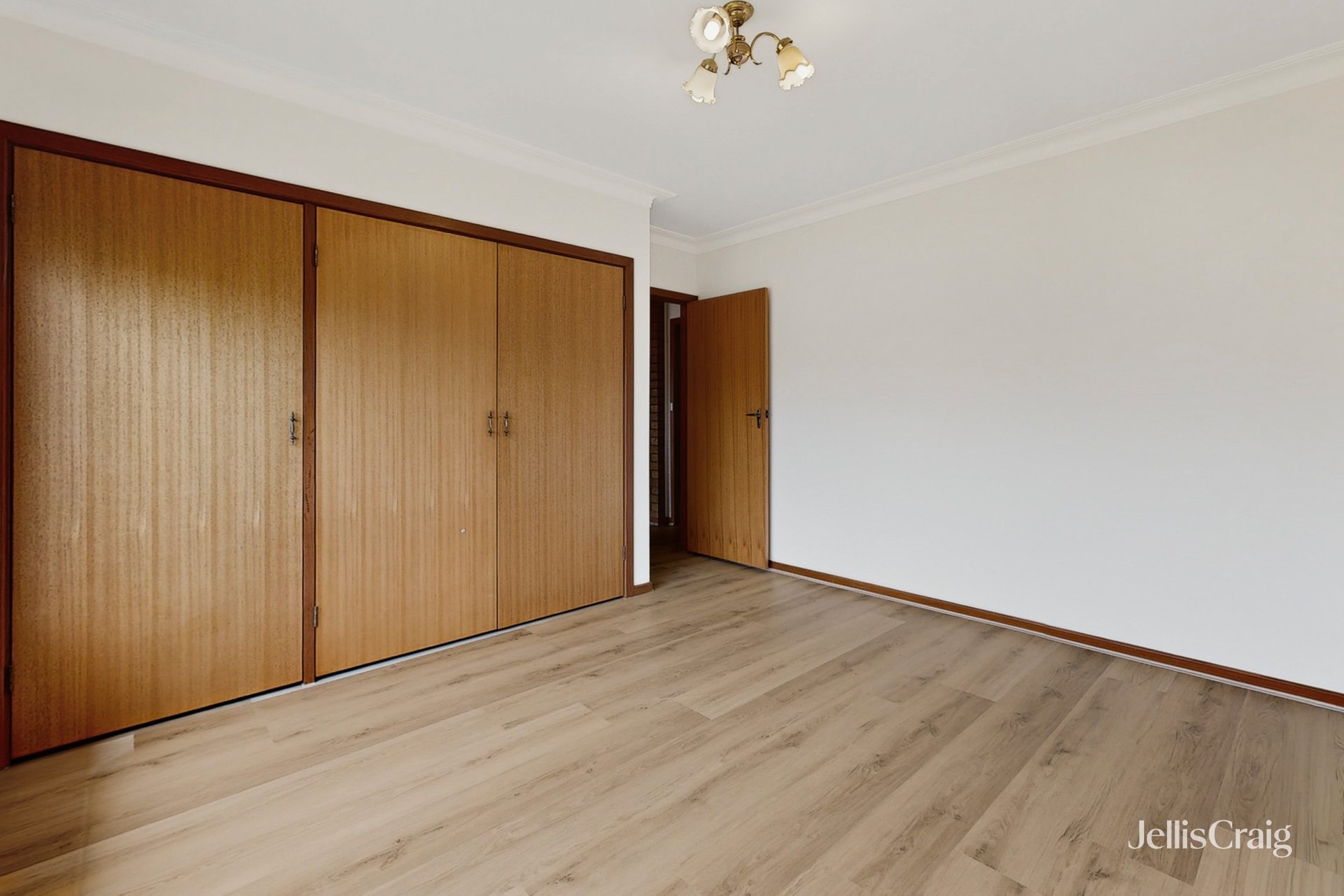 84 Riviera Road, Avondale&nbsp;Heights image 11