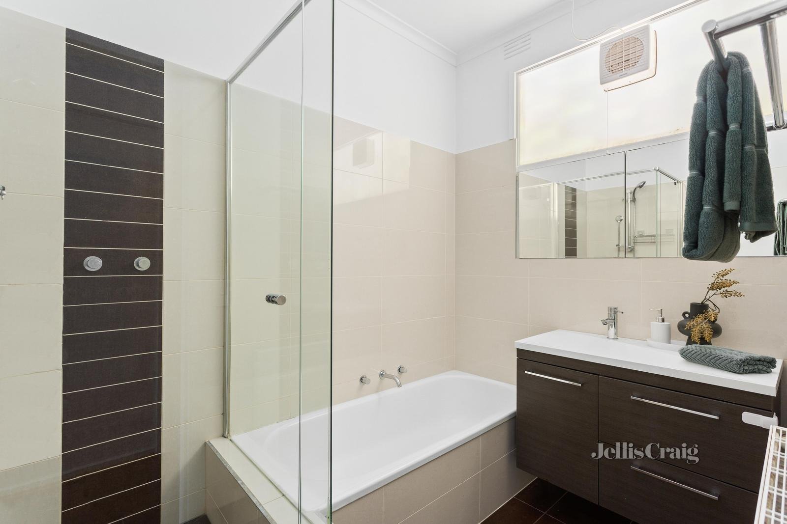 8/4 Rockley Road, South Yarra image 6