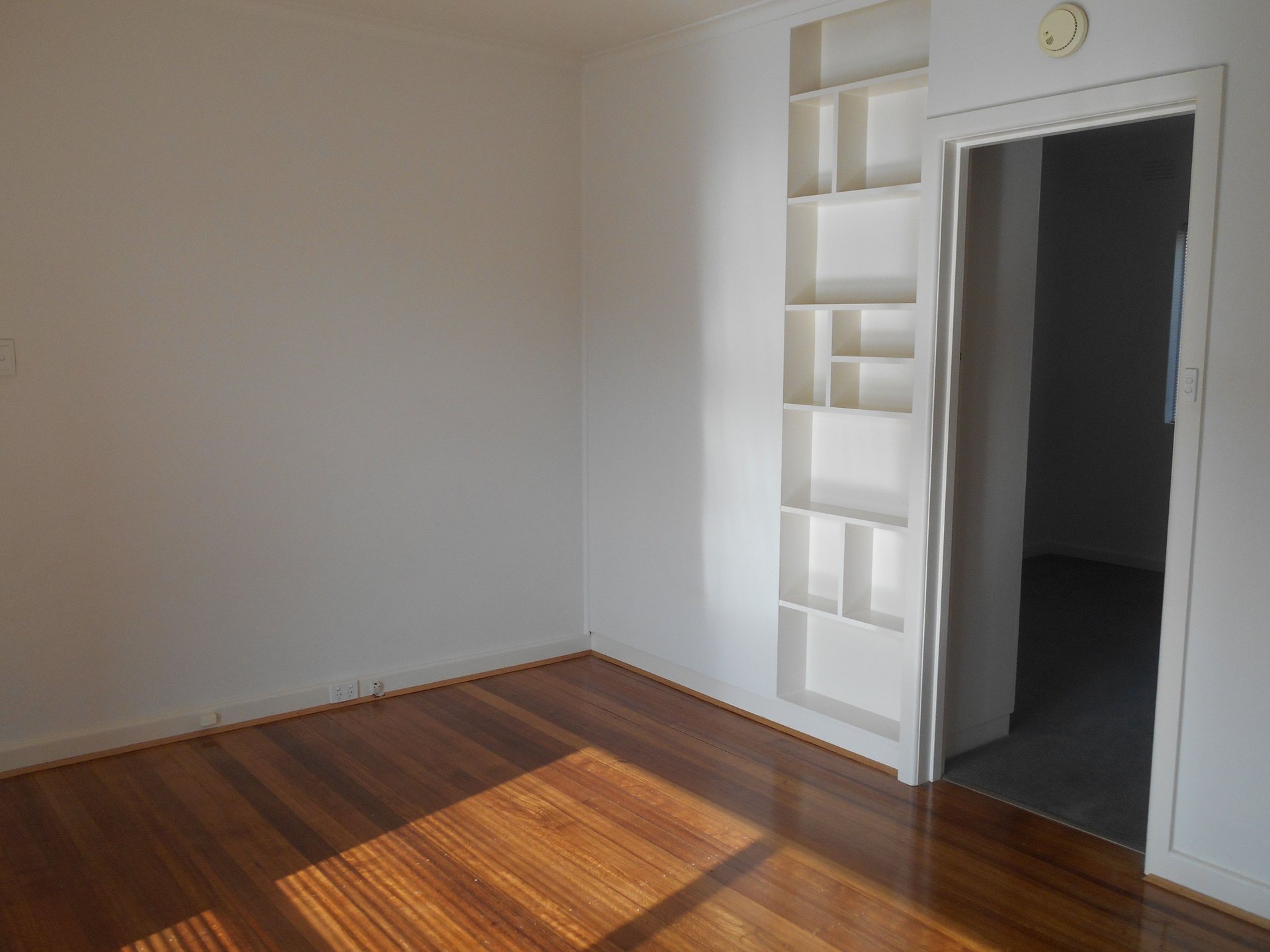 8 / 4 Rosedale Avenue GLEN HUNTLY, VIC 3163