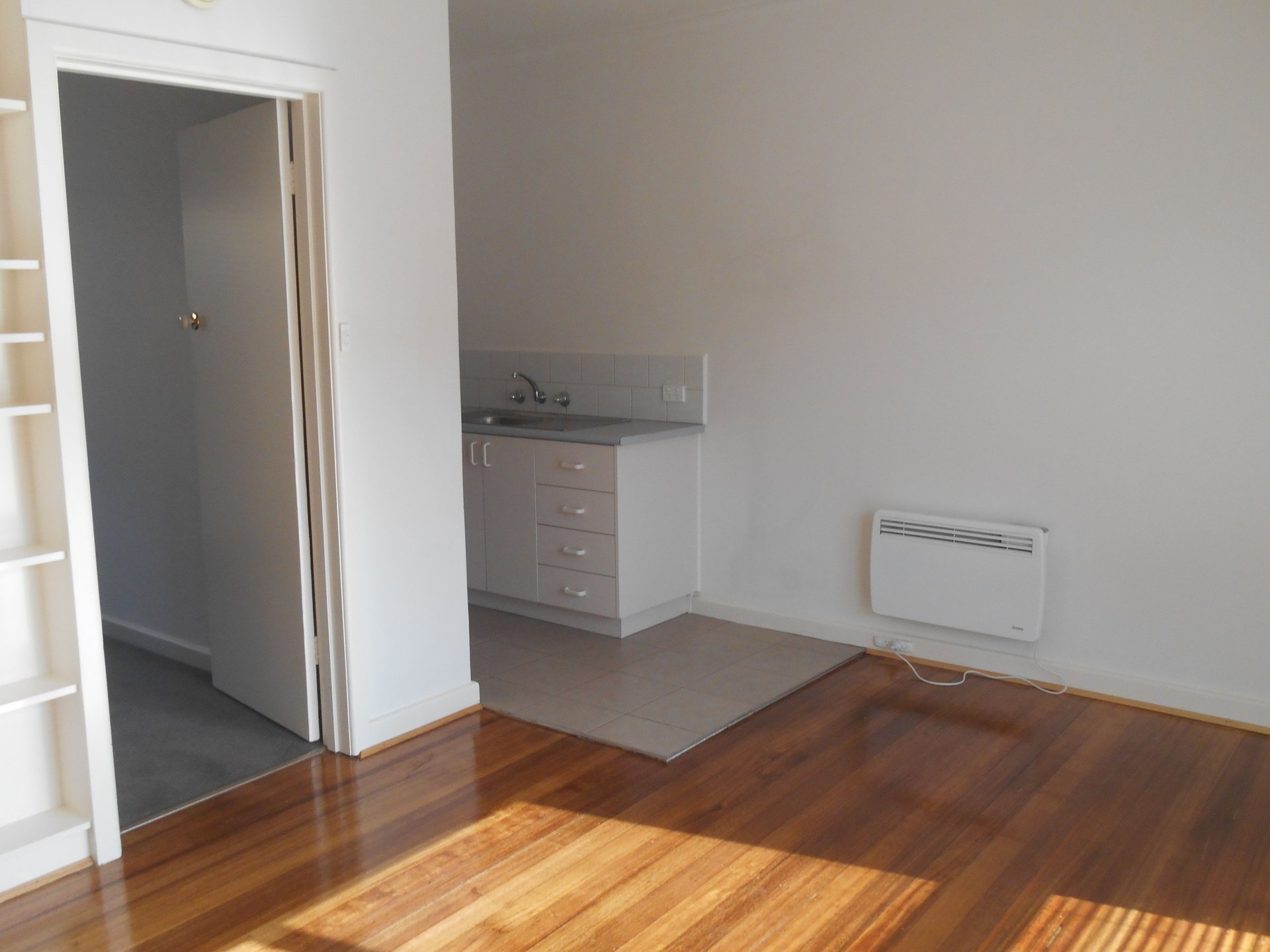 8 / 4 Rosedale Avenue GLEN HUNTLY, VIC 3163