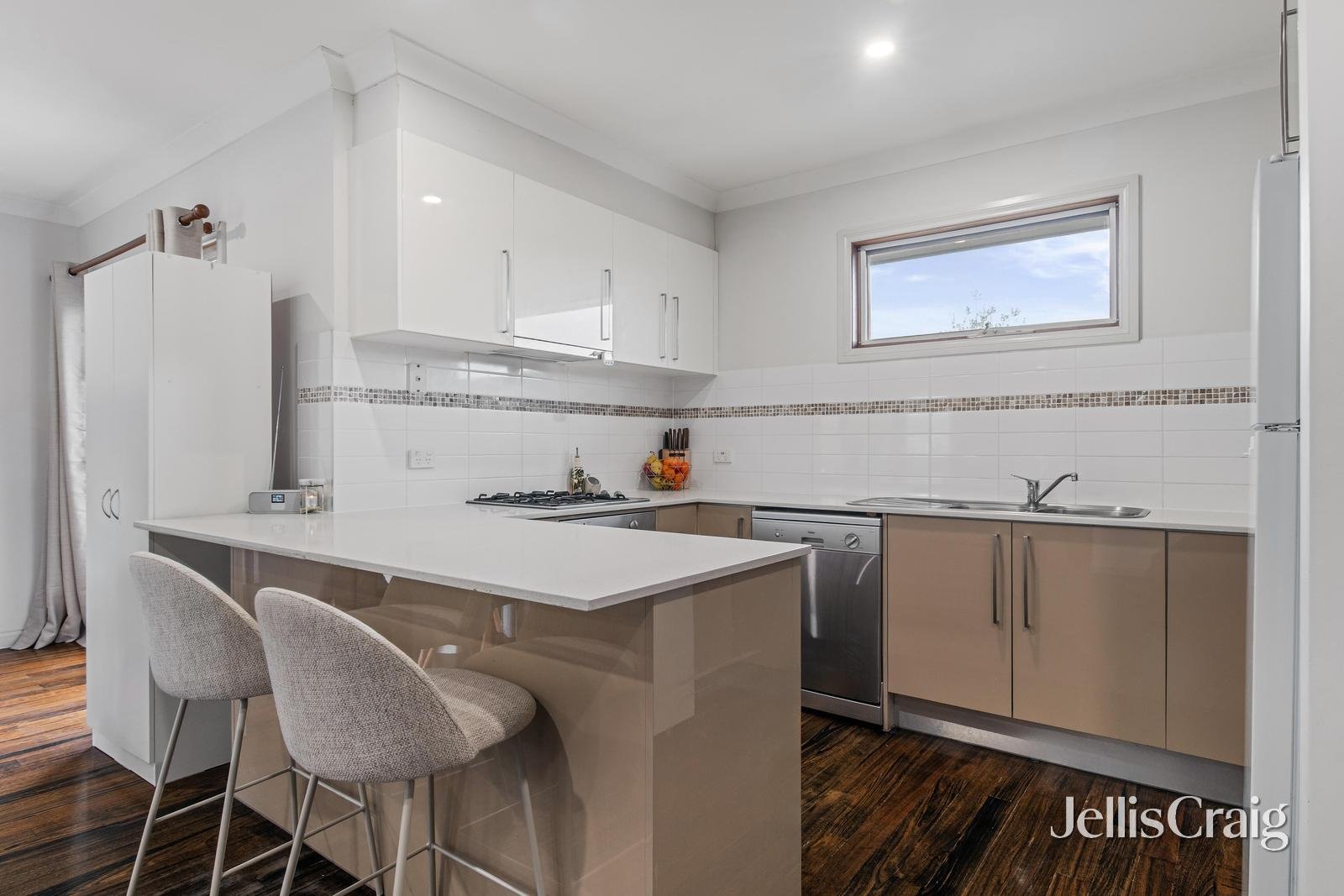 8/4 Springfield Avenue, Croydon image 4