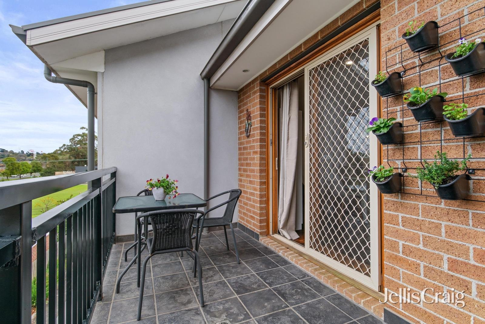 8/4 Springfield Avenue, Croydon image 10