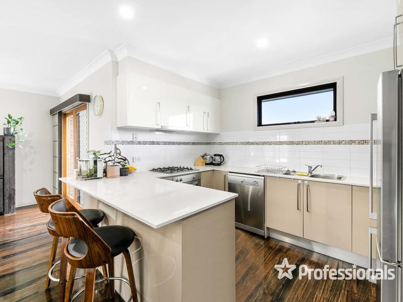 8/4 Springfield Avenue, Croydon image 5