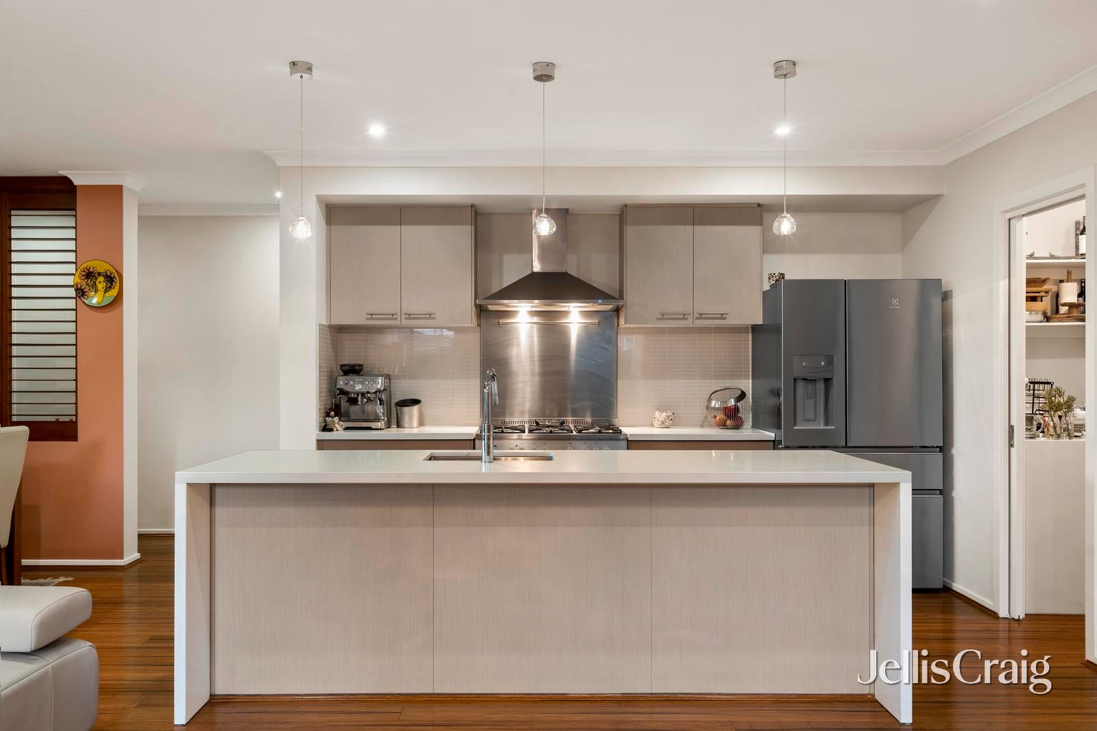 84 The Range Boulevard, Croydon image 3