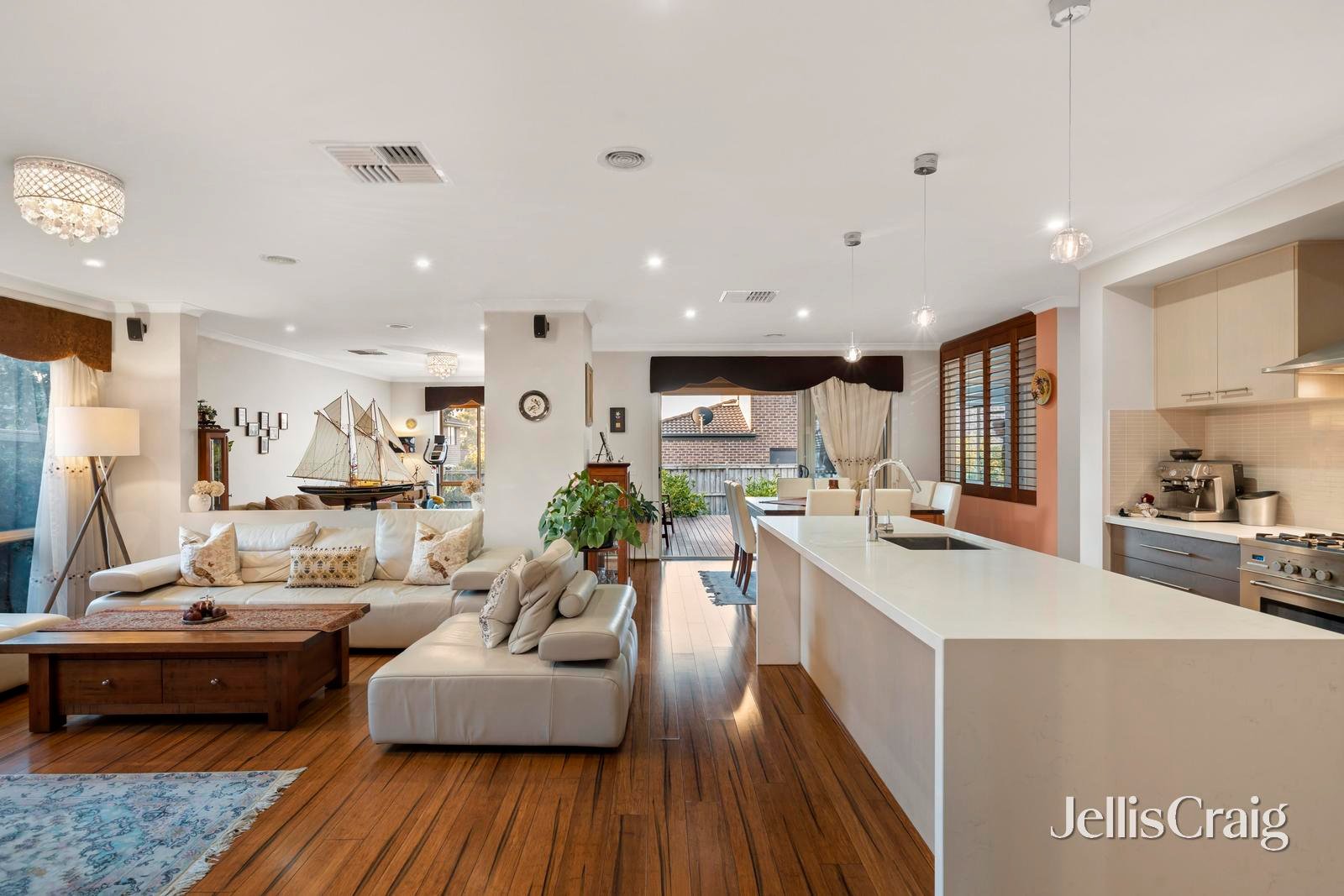 84 The Range Boulevard, Croydon image 6