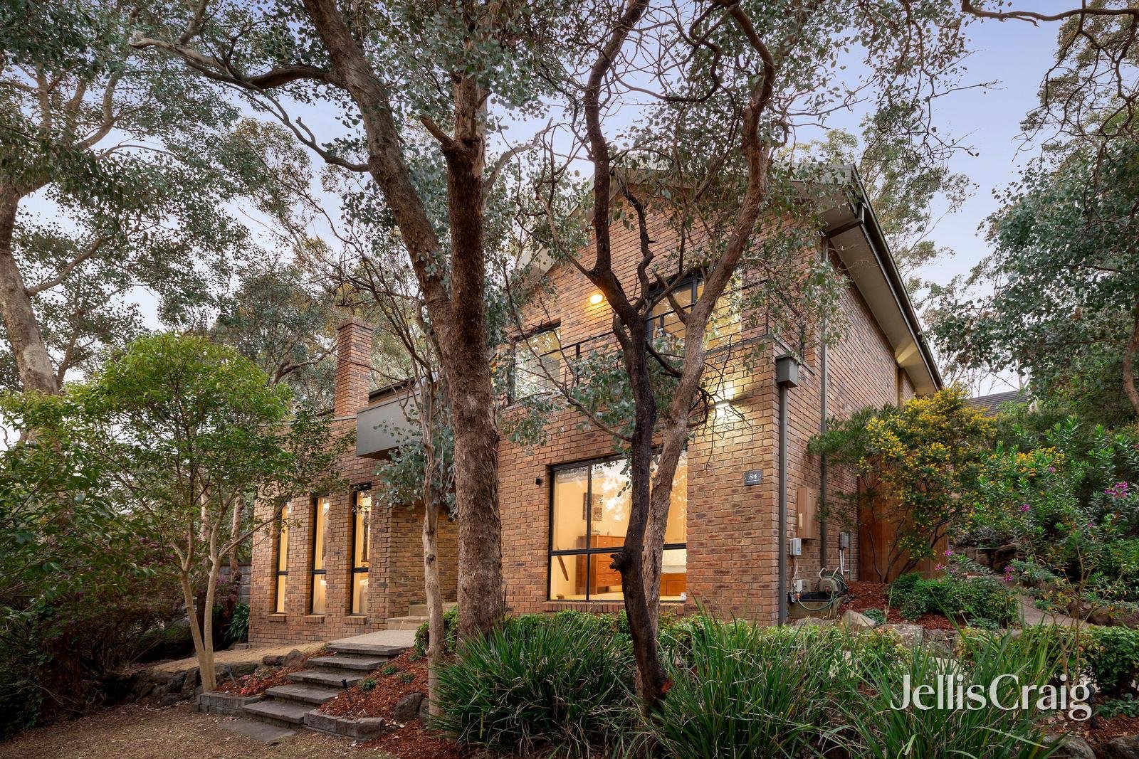 84 Warringah Crescent, Eltham&nbsp;North image 1