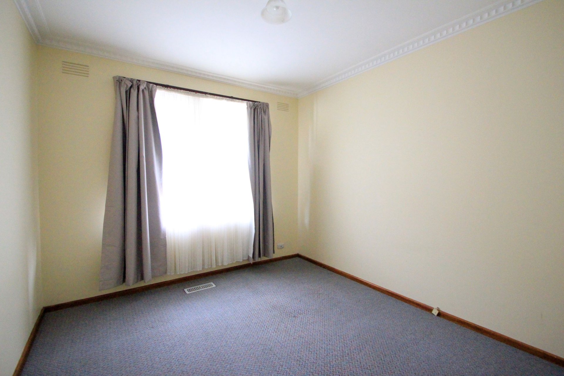 84 Wingara Avenue, Keilor East image 5
