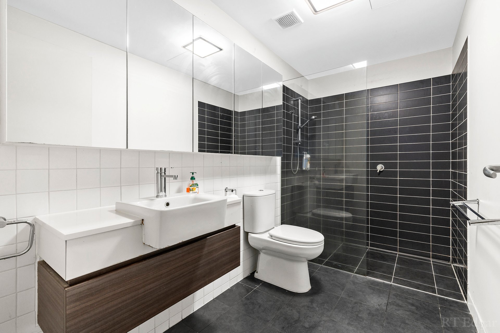 Property Gallery Thumbnail 4