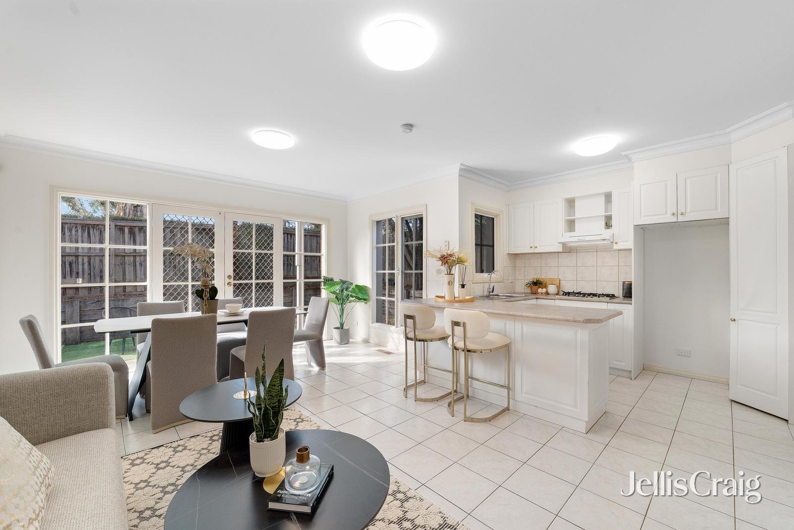 8/40 Cootamundra Crescent, Blackburn image 3
