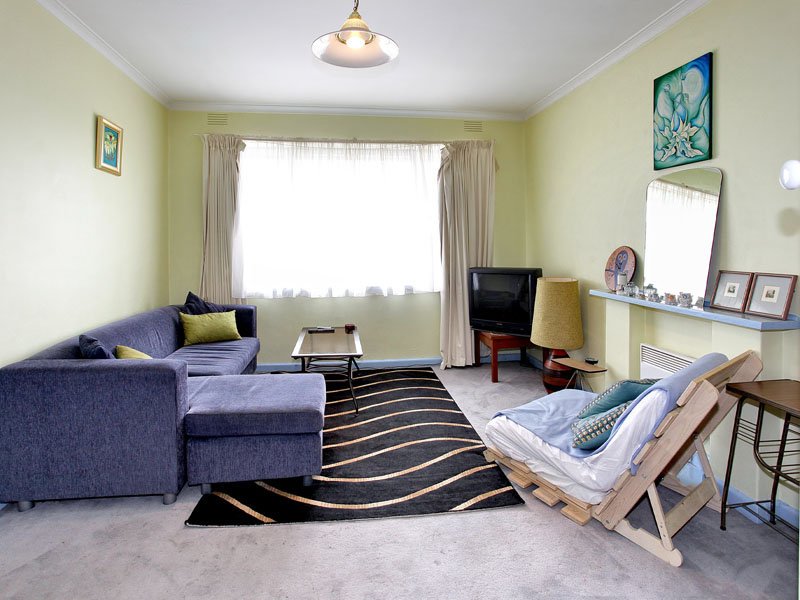 8/41 Byron Street, Elwood image 2