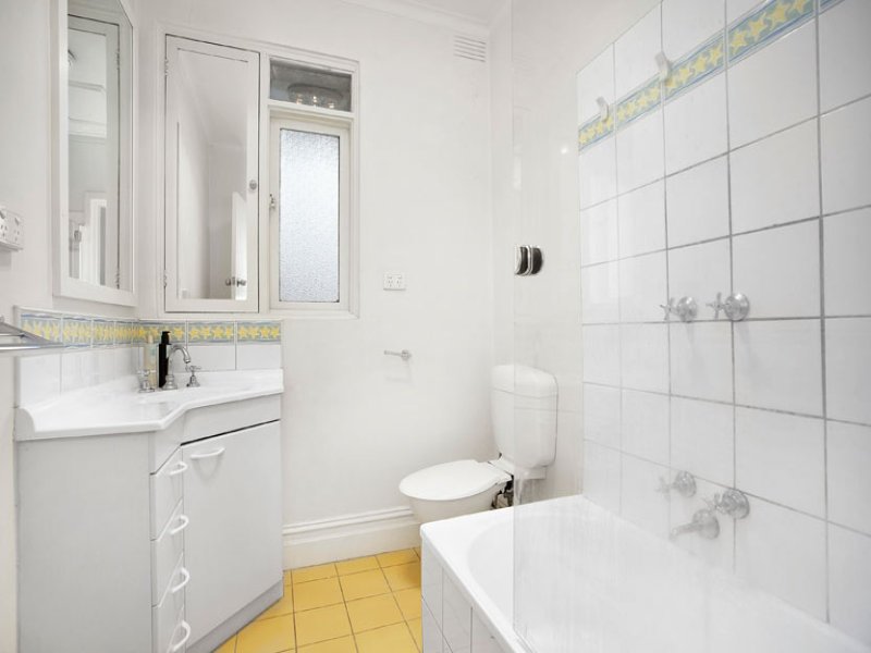8/41 Byron Street, Elwood image 7