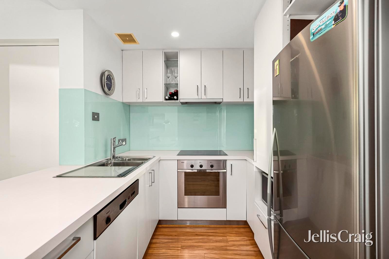 8/41 Marine Parade, St&nbsp;Kilda image 4