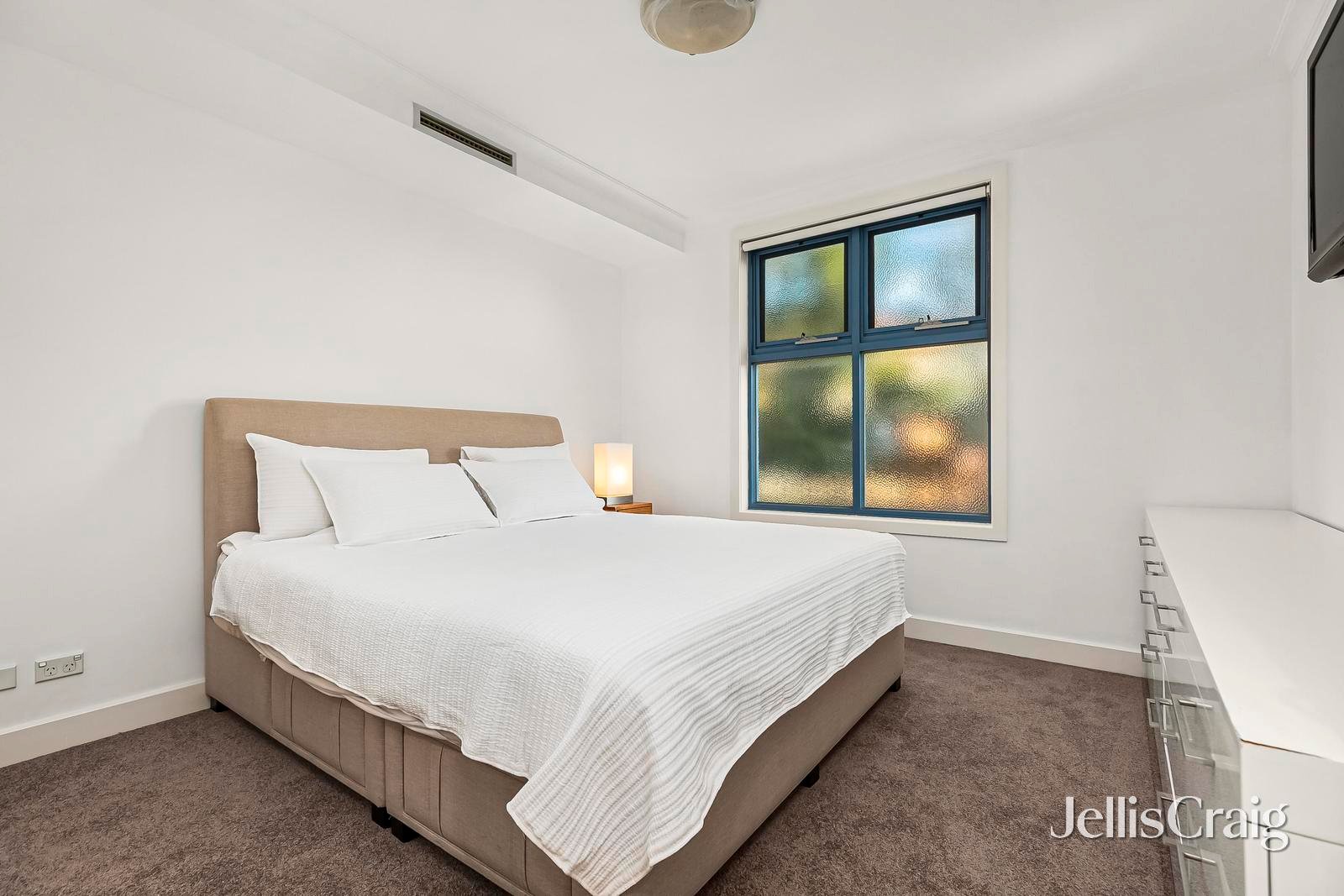 8/41 Marine Parade, St&nbsp;Kilda image 7