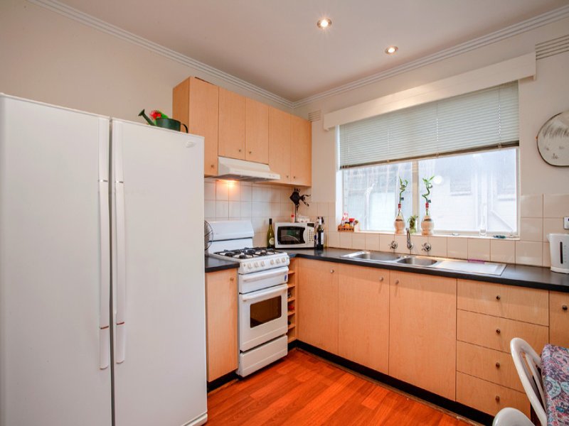 8/420 Blackshaws Road, Altona North image 2