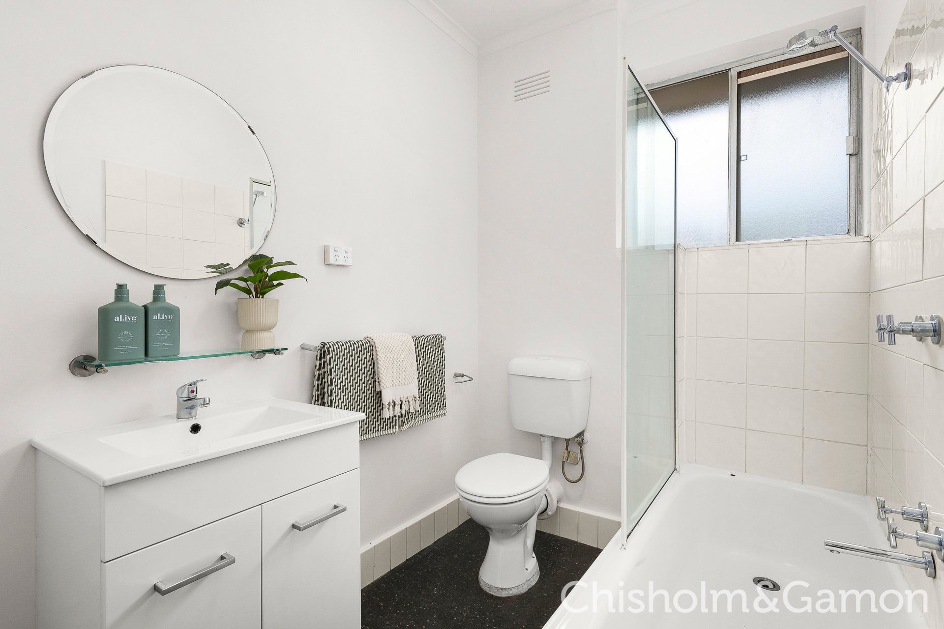 8/44 Alexandra Street, St Kilda East image 4