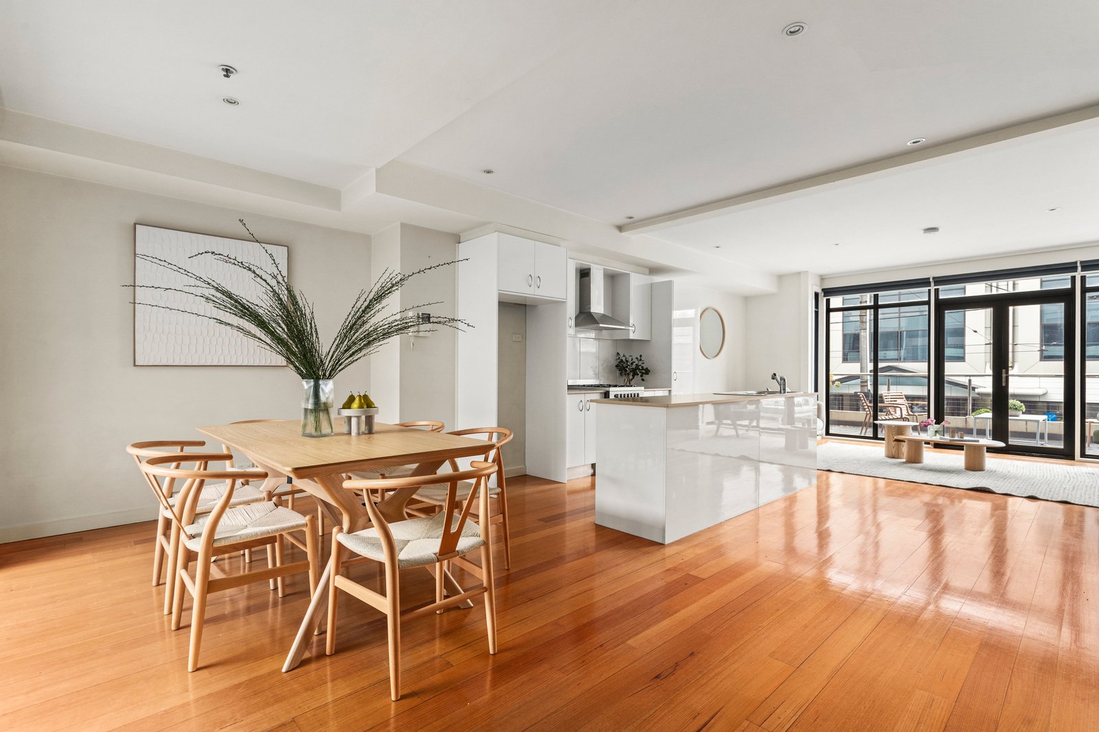 8/443 Burke Road