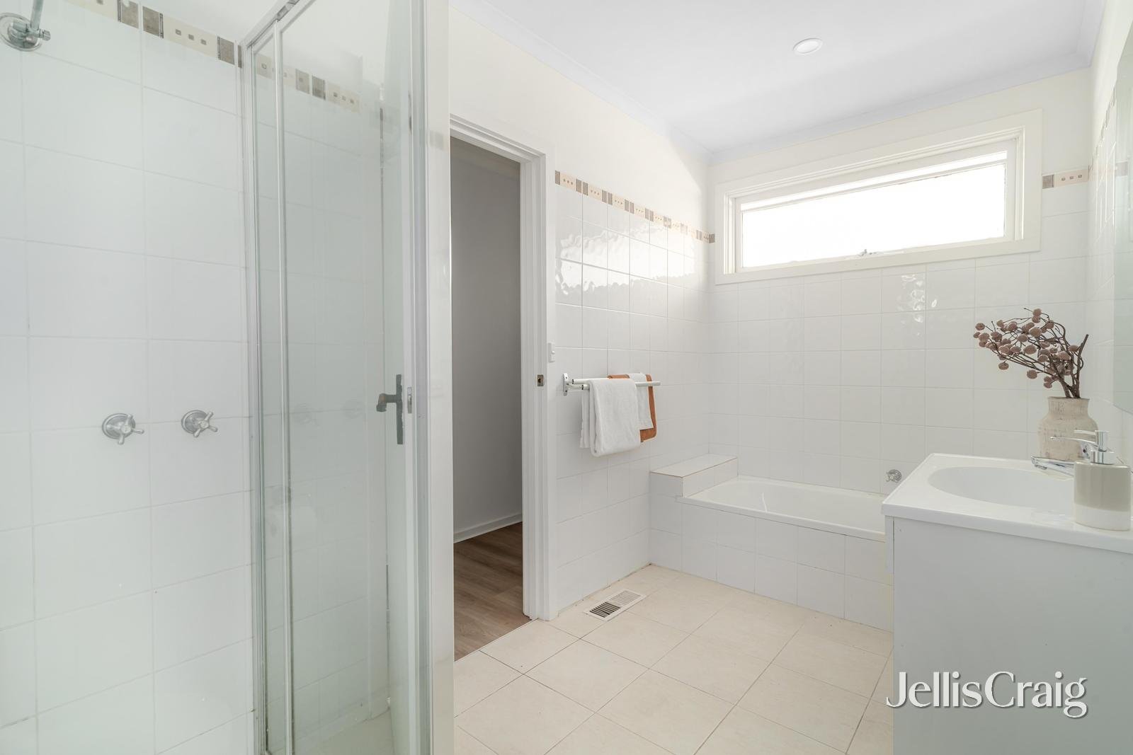 8/46 Cromer Road, Beaumaris image 9