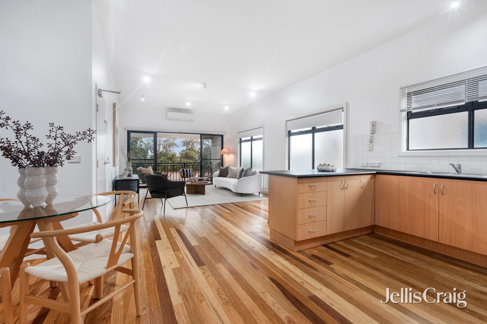 8/464 Beach Road, Beaumaris image 3
