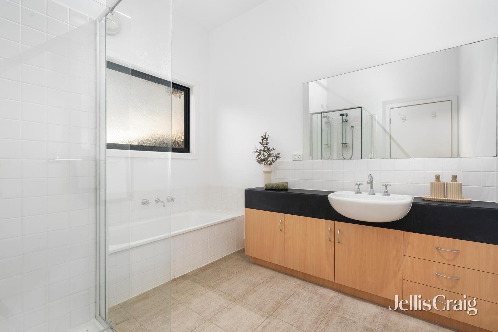 8/464 Beach Road, Beaumaris image 9