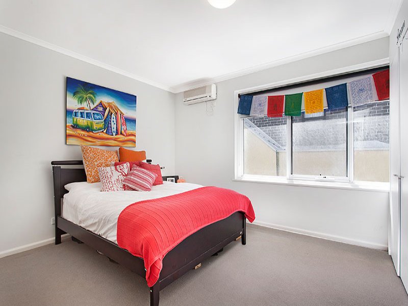 8/47 Spenser Street, St Kilda image 6