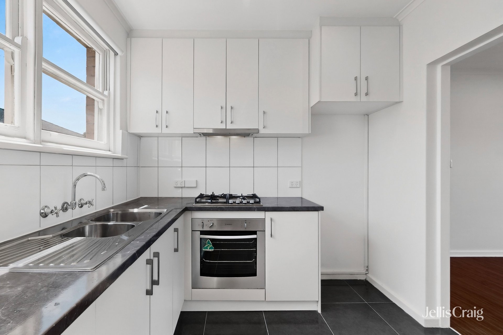 8/47 Yerrin Street, Balwyn image 7