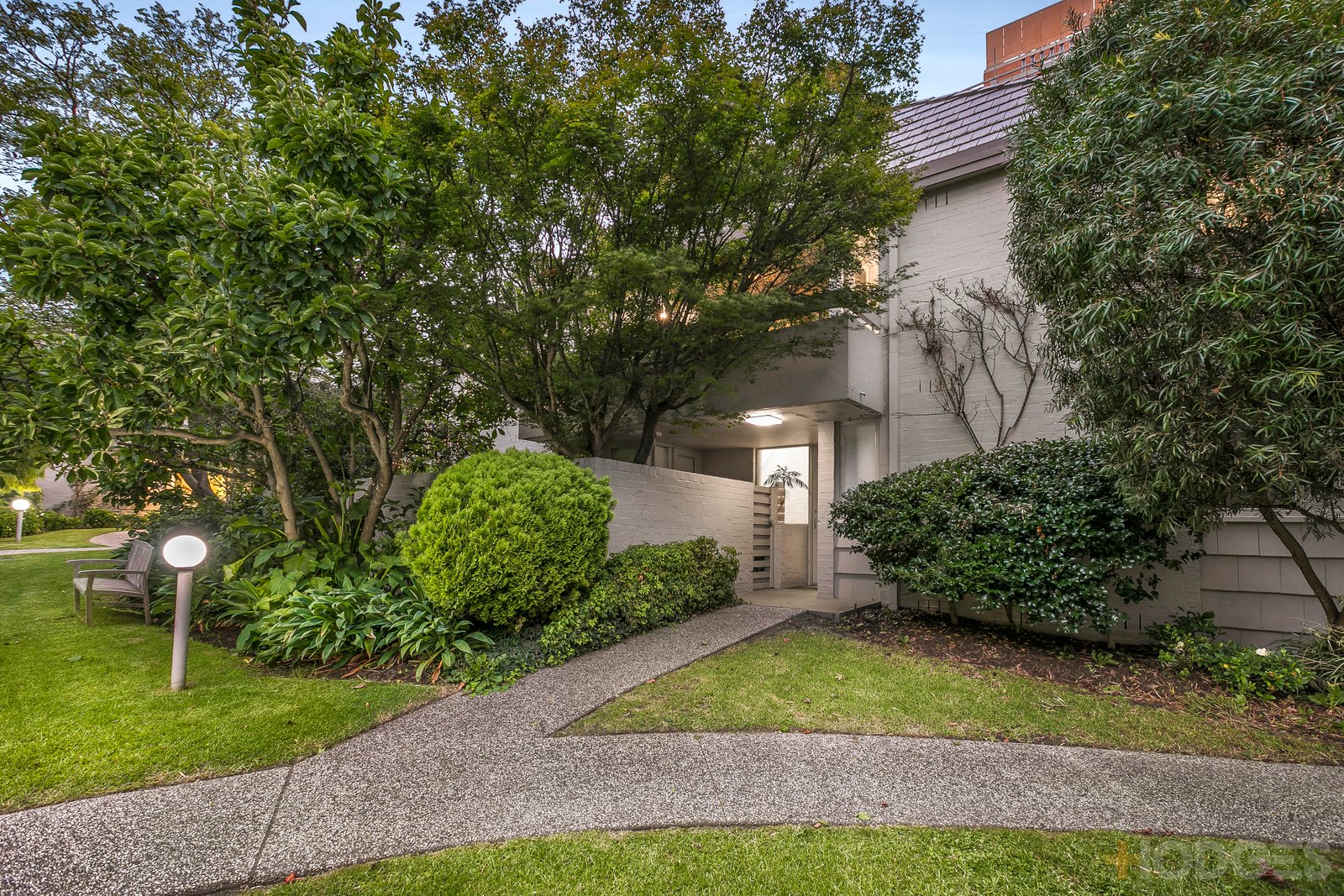 8 / 48 Lansell Road Toorak