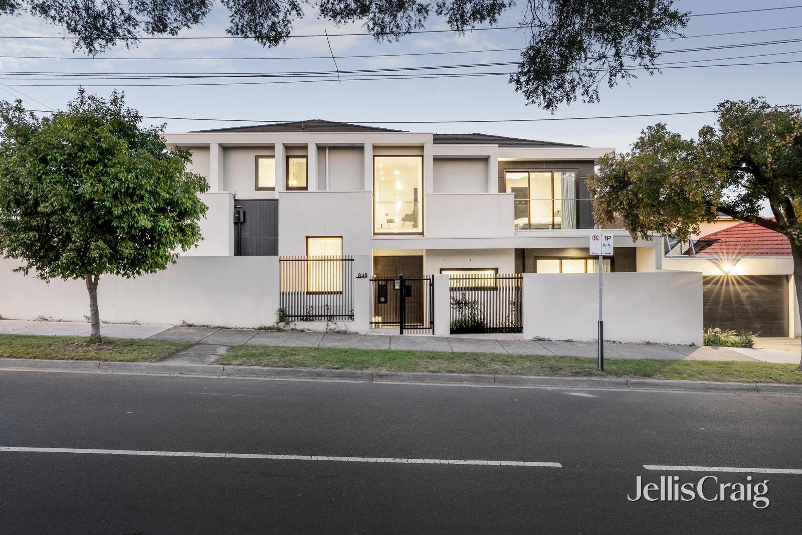 848 Toorak Road, Hawthorn East image 2