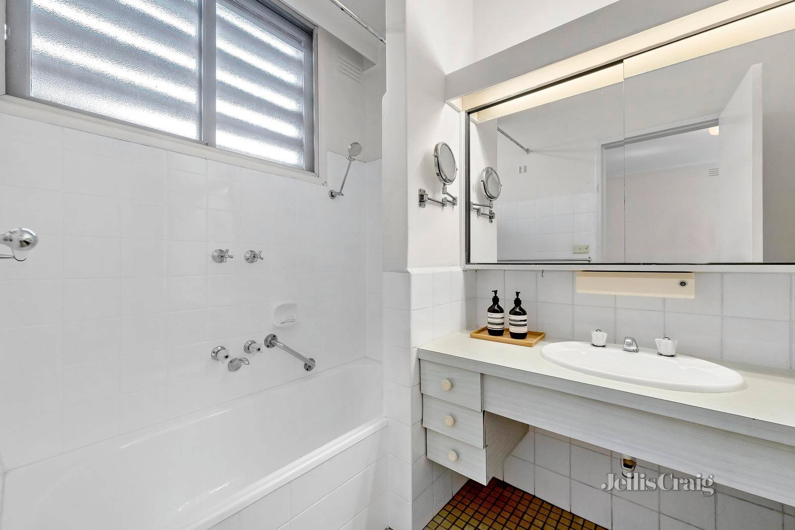 8/480 Glenferrie Road, Hawthorn image 10