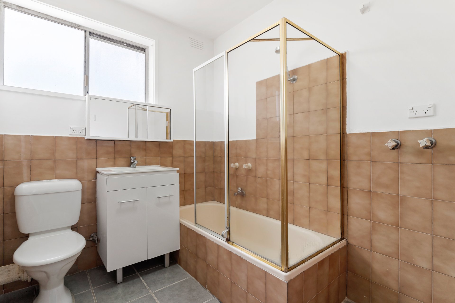 Property Gallery Thumbnail 8