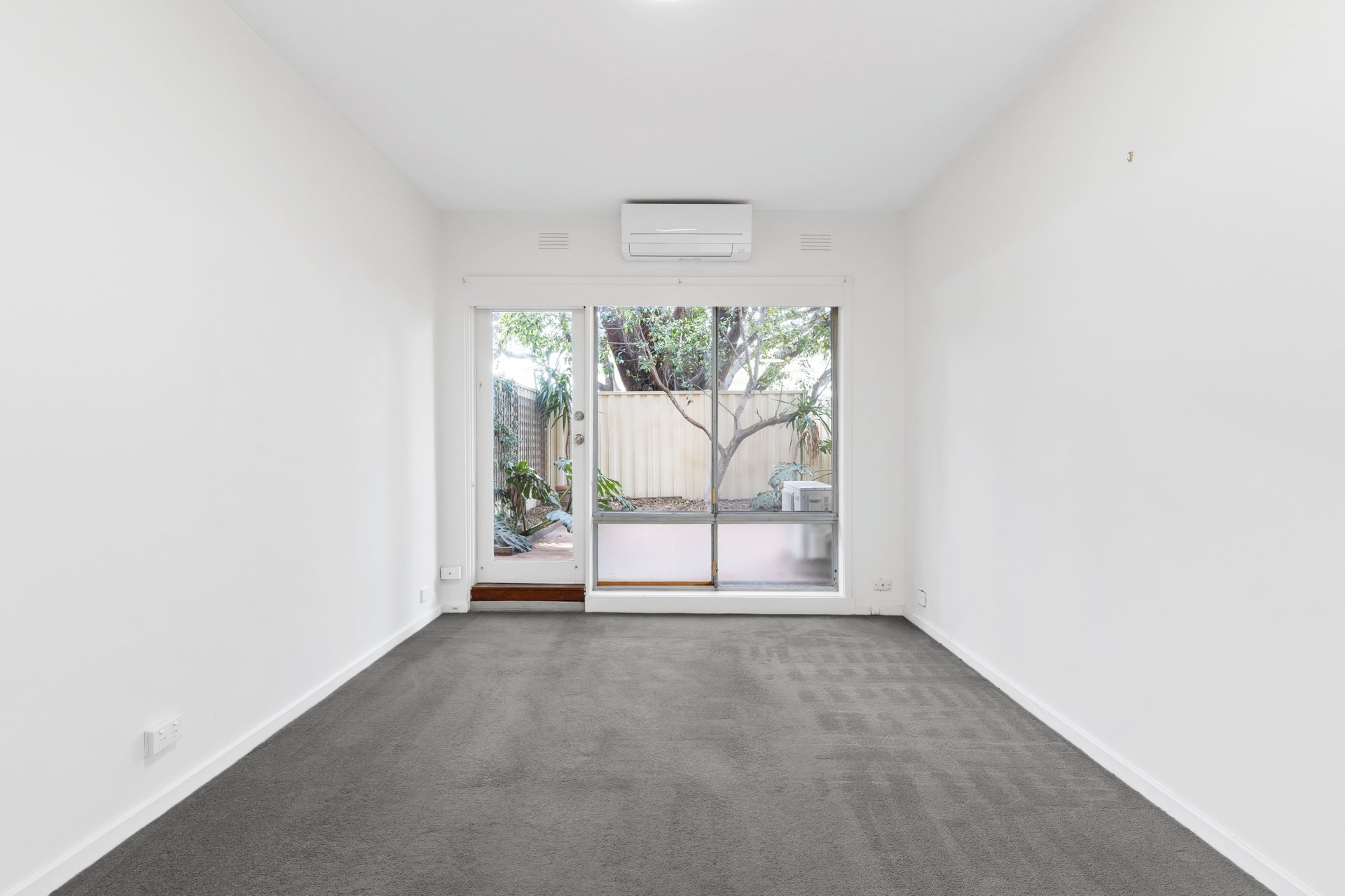 Property Gallery Thumbnail 6
