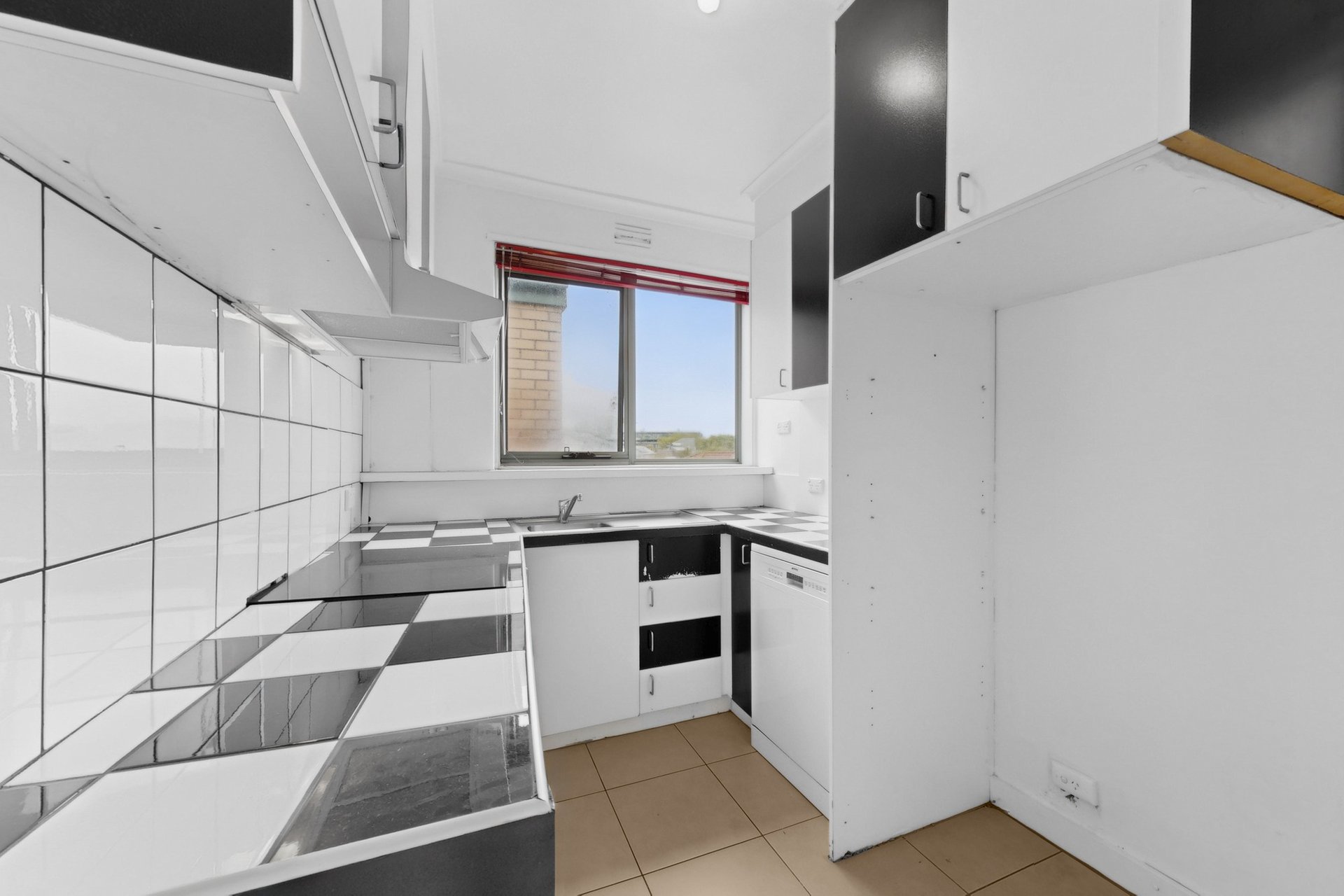 8/485 St Kilda Street, Elwood image 6