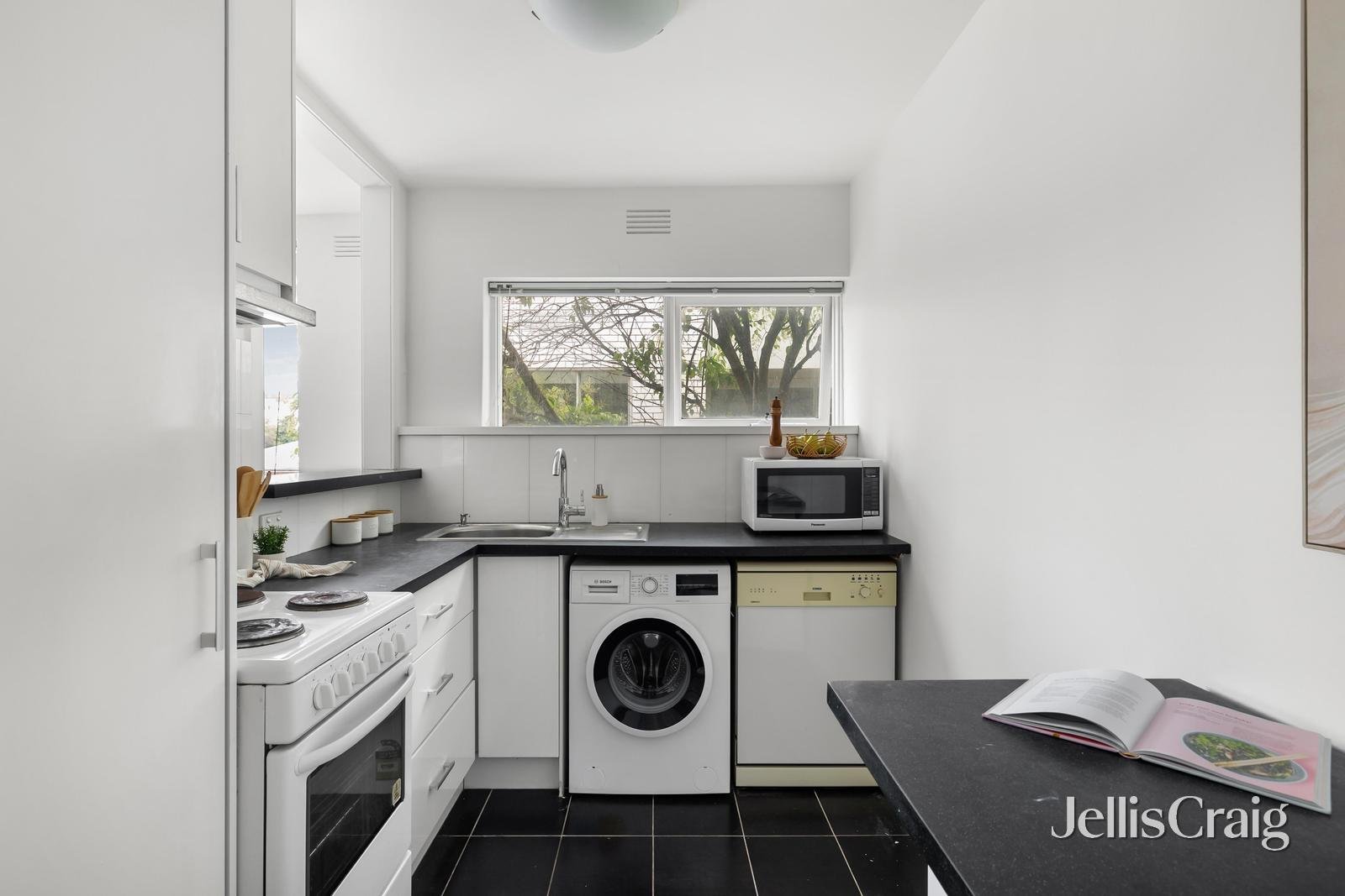 8/49 Davis Avenue, South&nbsp;Yarra image 2