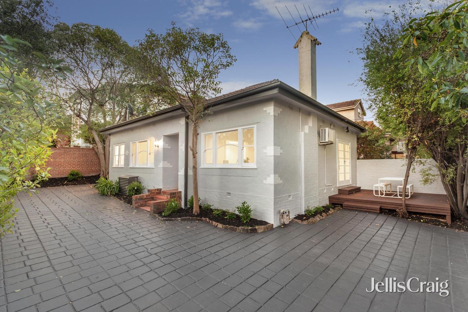 849 Toorak Road, Hawthorn East image 2