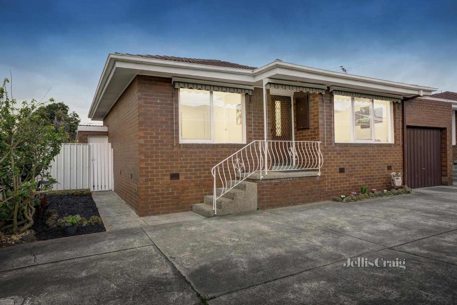 8/5-7 Poet Road, Bentleigh East image 1