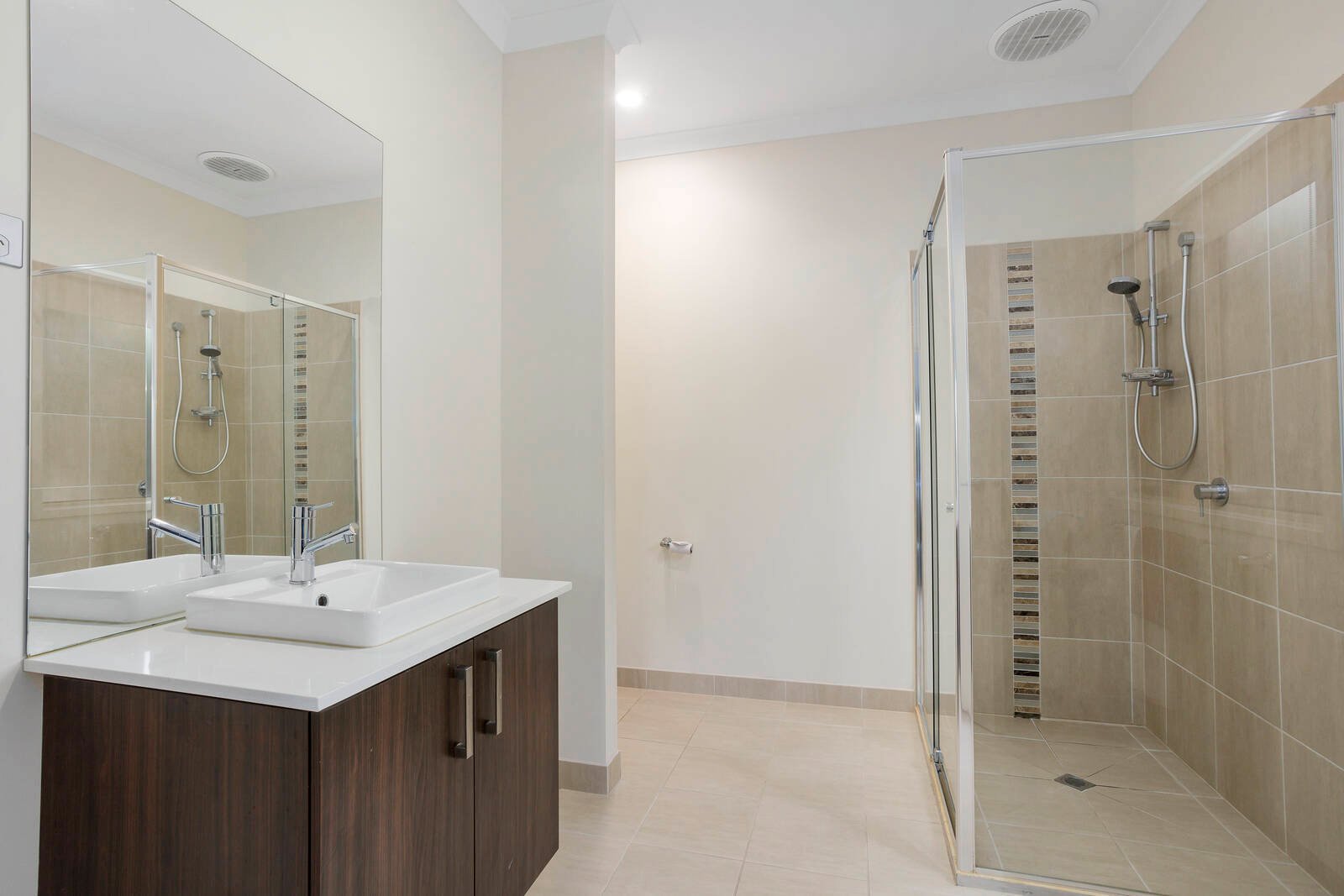 Property Gallery Thumbnail 7