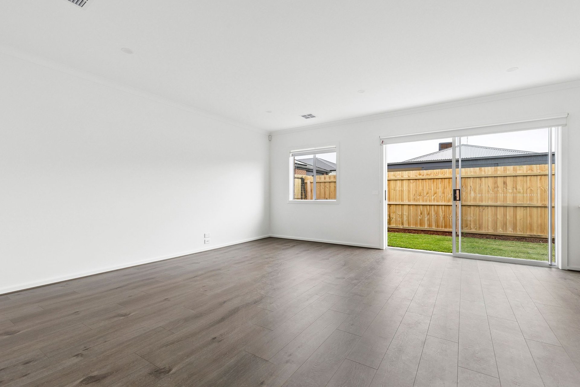 85 Abingdon Boulevard, Lara image 3