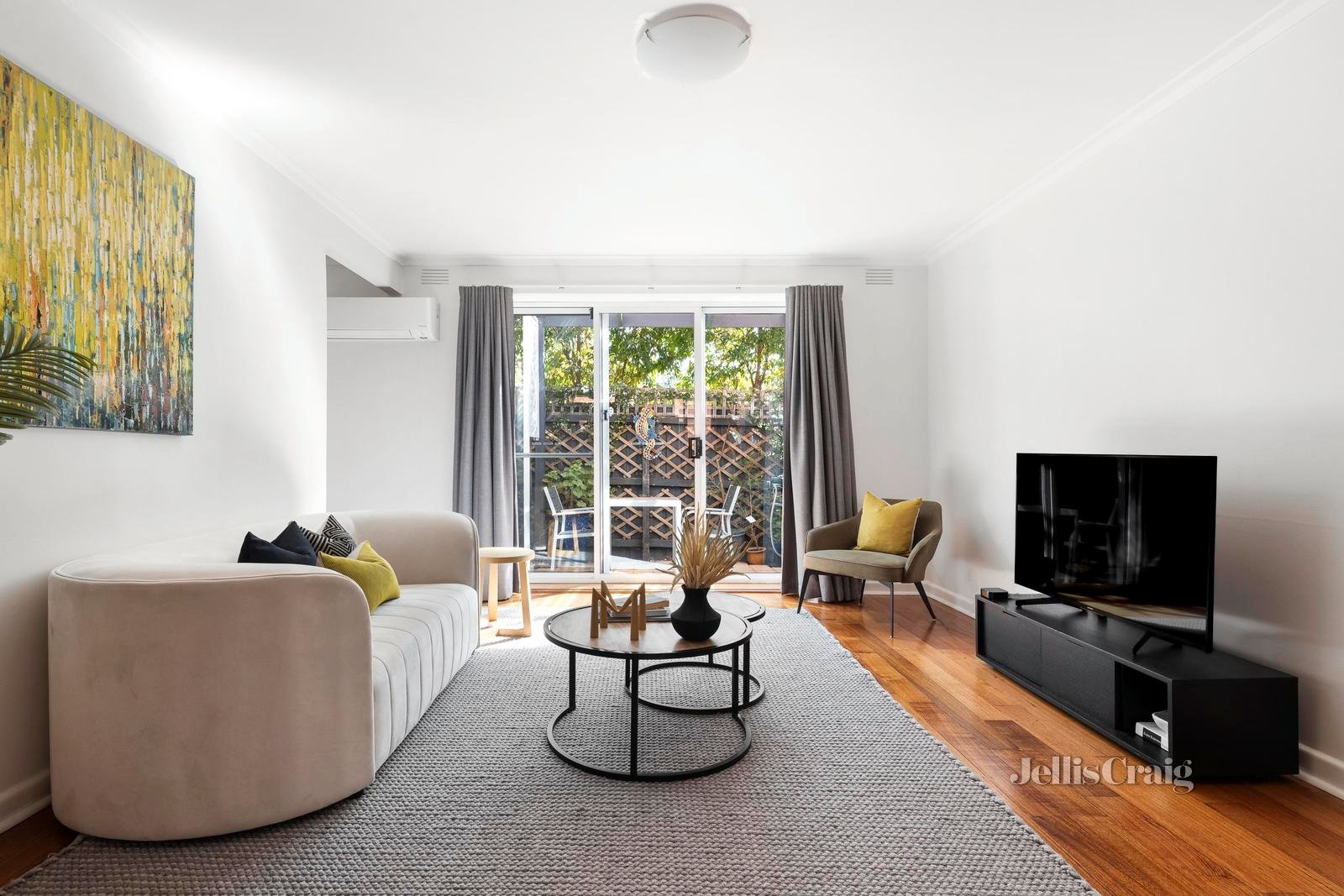 8/5 Derby Crescent, Caulfield East image 2