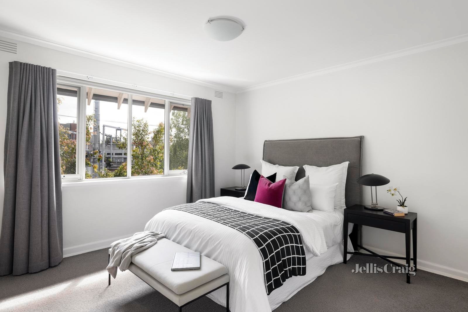 8/5 Derby Crescent, Caulfield East image 6