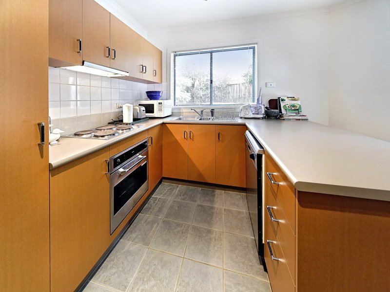 8/5 Dickens Street, Elwood image 4