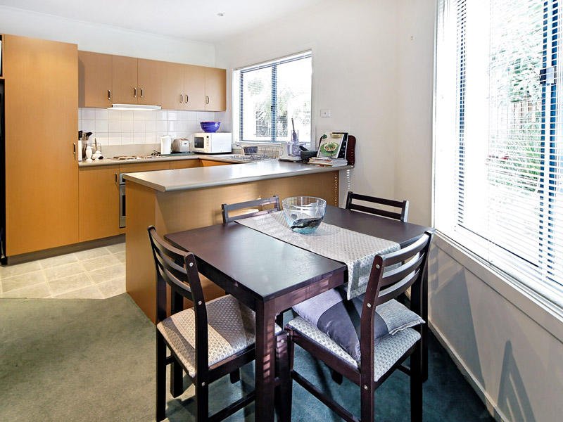 8/5 Dickens Street, Elwood image 5