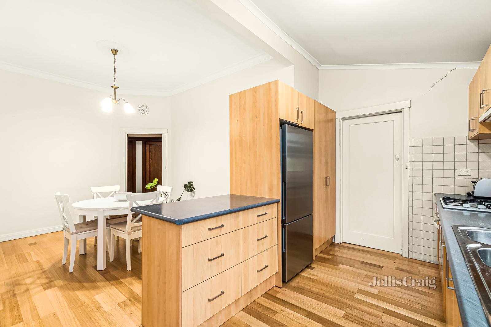 85 Hedderwick Street, Essendon image 4