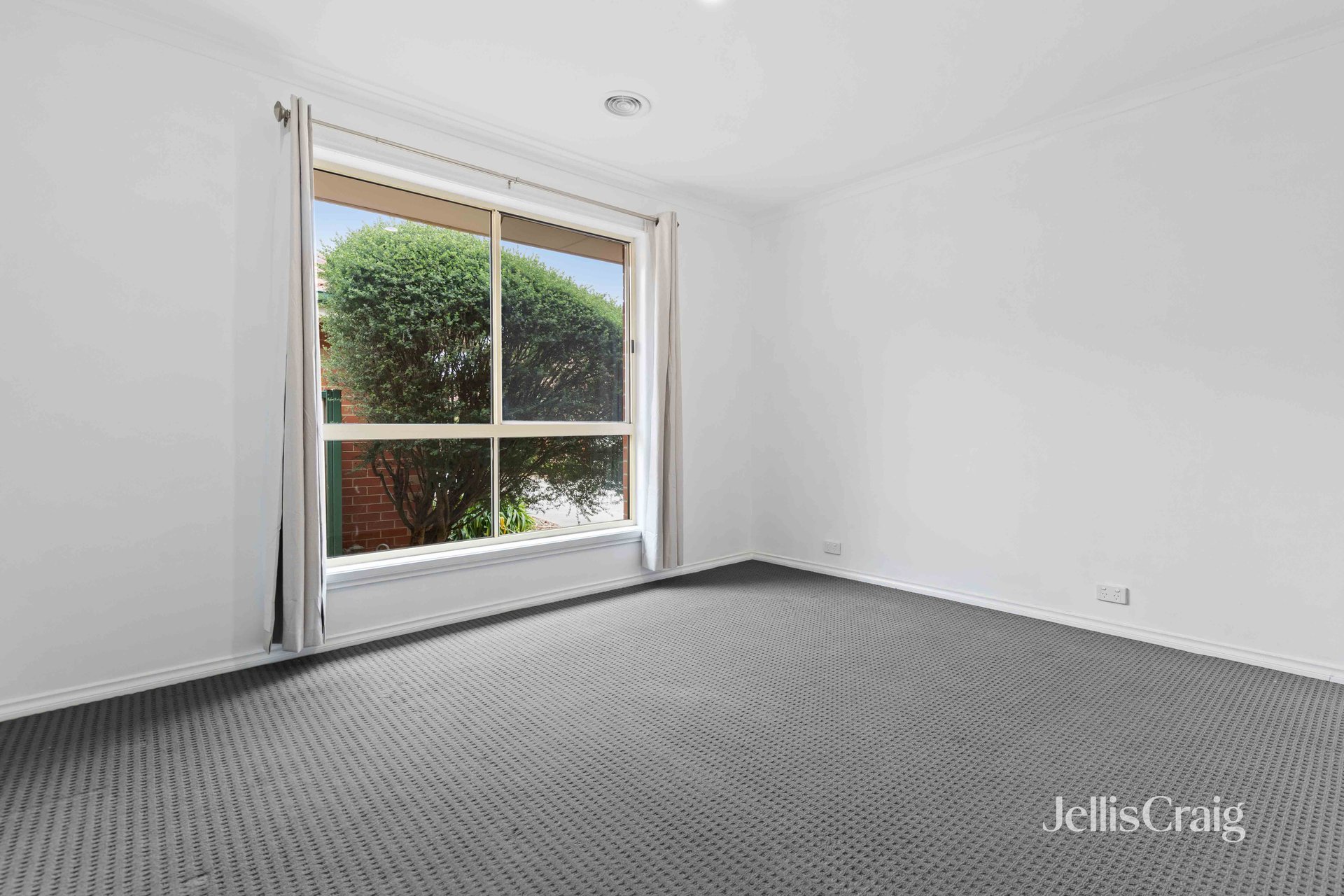 8/5 Hocking Avenue, Canadian image 7