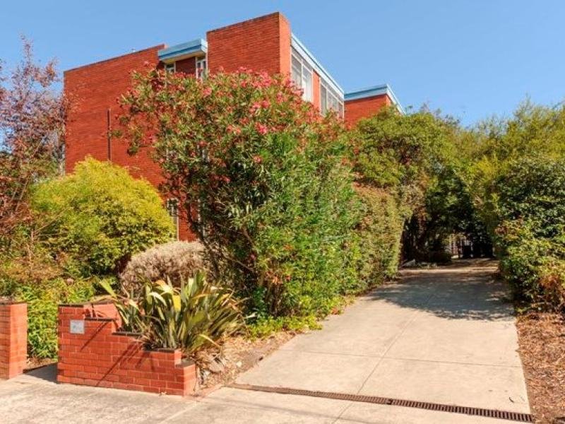 8/5 James Street, Box Hill image 1