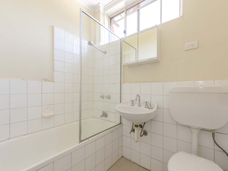 8/5 James Street, Box Hill image 3
